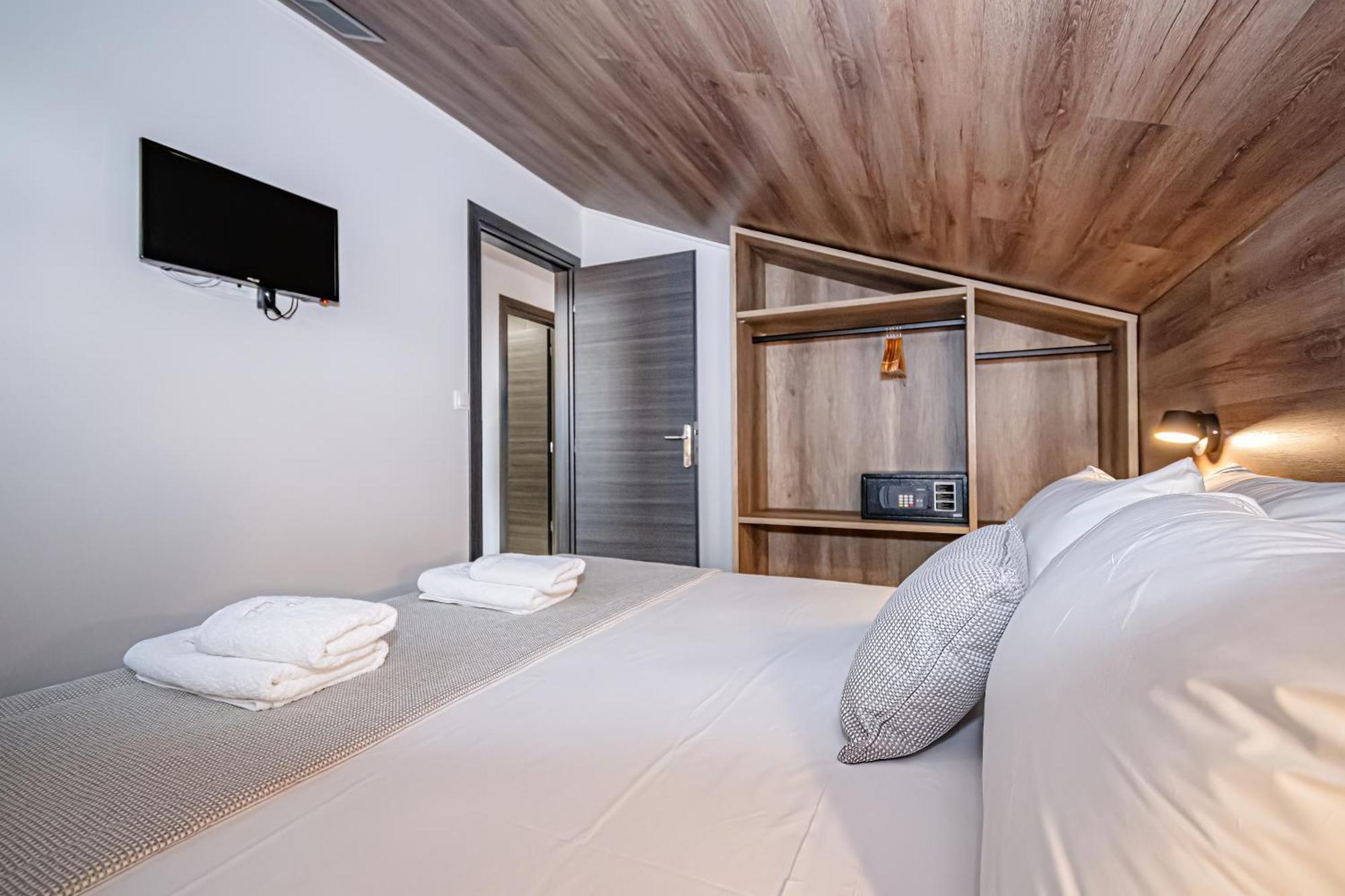 Evitel Luxury Living Aparthotel Hanioti Ngoại thất bức ảnh
